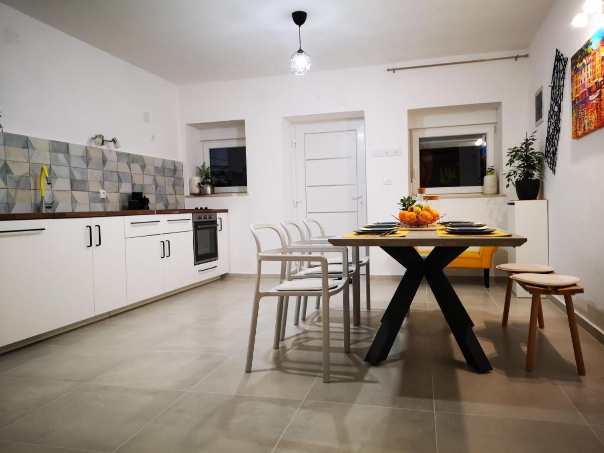 Apartment Sunrise, Coastal Istra, Pula Duga Uvala Pavicini Exteriör bild